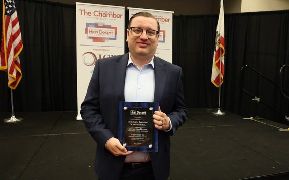 Dakota Higgins with Certificate